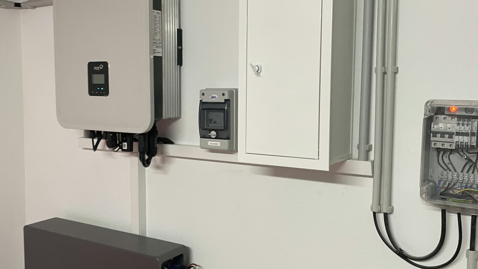 Bateria e inversor instalados numa moradia na Grande Lisboa — SOLPRIME